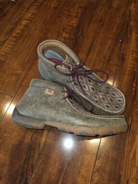 Twisted X Suede Chukka Boots with Burgundy Laces